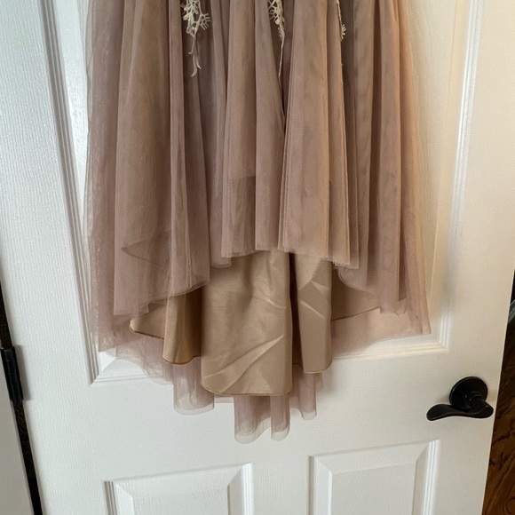 Trish Scully Belle Gown - Picture 5 of 8